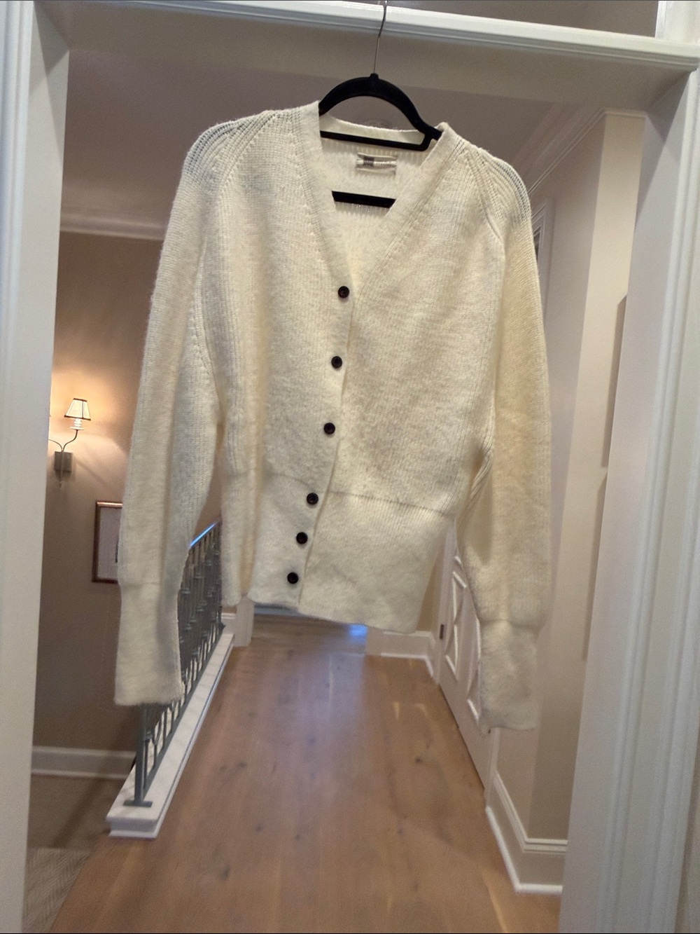 Look by M New York Cream V-Neck Button Front Cardigan(bw)